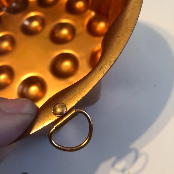 Vintage copper 4 cup Mirro jello mold, ruffled edges and dimples on the top. - Picture 4 of 5